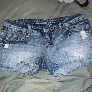 American Eagle Vintage Low Rise Jean Shorts- Size 4